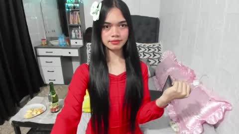 Snapshot of naughty_emmats chatting on December 24, 3:37 pm emma online show from December 24, 3:37 pm