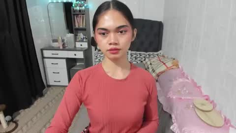 Snapshot of naughty_emmats chatting on January 4, 11:00 am emma online show from January 4, 11:00 am