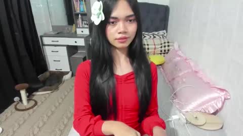 Snapshot of naughty_emmats chatting on January 9, 8:55 am emma online show from January 9, 8:55 am