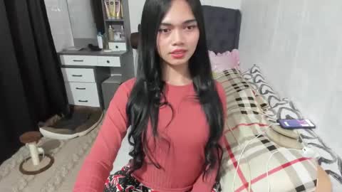 Snapshot of naughty_emmats chatting on January 13, 6:59 pm emma online show from January 13, 6:59 pm