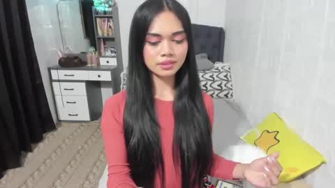 Snapshot of naughty_emmats chatting on February 1, 5:47 pm emma online show from February 1, 5:47 pm