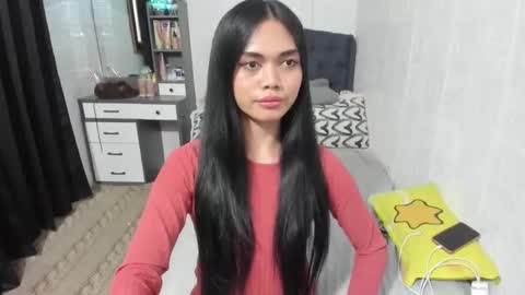 Snapshot of naughty_emmats chatting on February 1, 11:58 pm emma online show from February 1, 11:58 pm