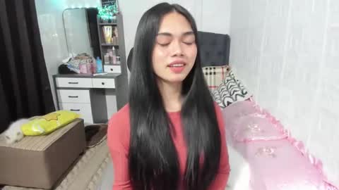 Snapshot of naughty_emmats chatting on February 8, 10:07 am emma online show from February 8, 10:07 am