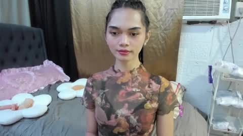 Snapshot of naughty_emmats chatting on October 9, 9:35 pm emma online show from October 9, 9:35 pm