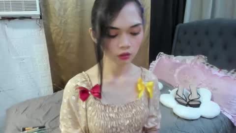 Snapshot of naughty_emmats chatting on November 9, 4:49 pm emma online show from November 9, 4:49 pm