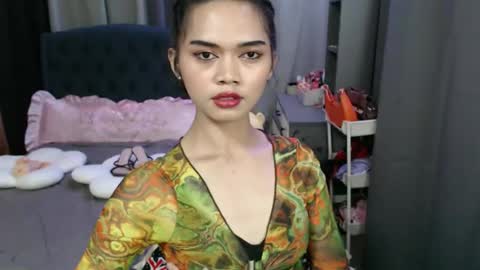 Snapshot of naughty_emmats chatting on November 13, 6:34 am emma online show from November 13, 6:34 am