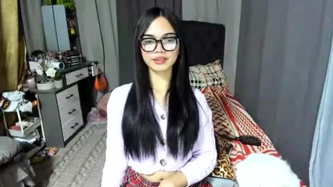 emma online show from February 9, 8:13 pm