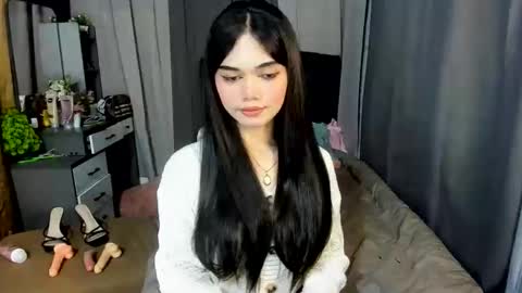 emma online show from June 9, 6:14 am