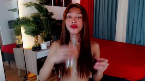 Snapshot of naughty_francine chatting on July 23, 1:58 am naughty_francine online show from July 23, 1:58 am