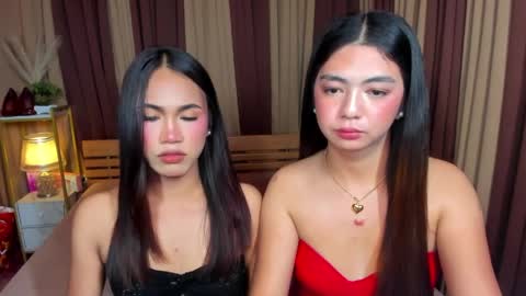 Snapshot of naughty_leigh chatting on April 3, 7:50 am LEIGH online show from April 3, 7:50 am