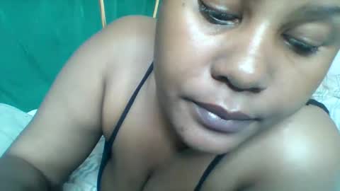 Snapshot of naughty_queen25 chatting on September 10, 6:19 pm queen online show from September 10, 6:19 pm