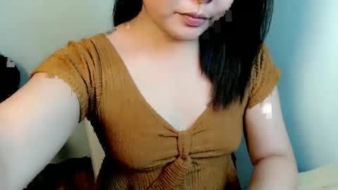 Snapshot of naughty_riez chatting on February 12, 11:49 am naughty_riez online show from February 12, 11:49 am