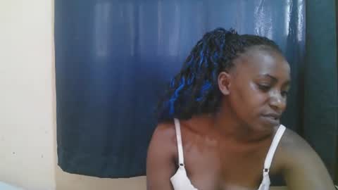 Snapshot of naughty_slender2 chatting on October 6, 9:07 am jn online show from October 6, 9:07 am