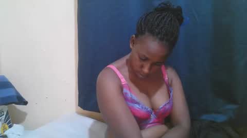 Snapshot of naughty_slender2 chatting on October 12, 12:53 am jn online show from October 12, 12:53 am