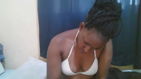 Snapshot of naughty_slender2 chatting on October 15, 7:30 am jn online show from October 15, 7:30 am