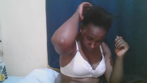 Snapshot of naughty_slender2 chatting on October 25, 5:08 pm jn online show from October 25, 5:08 pm