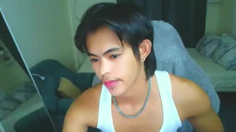 Loue online show from February 13, 3:30 pm