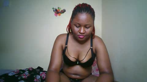 Snapshot of naughtybrownny chatting on May 18, 8:25 pm MUMU online show from May 18, 8:25 pm