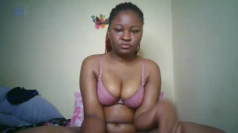Snapshot of naughtybrownny chatting on May 19, 12:22 pm MUMU online show from May 19, 12:22 pm