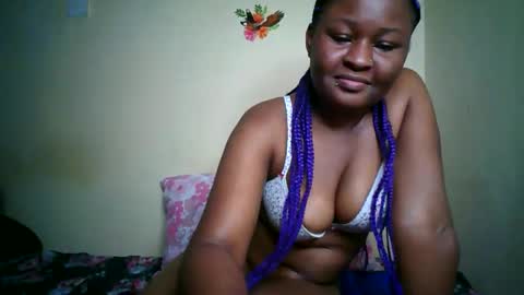 Snapshot of naughtybrownny chatting on June 4, 9:54 pm MUMU online show from June 4, 9:54 pm