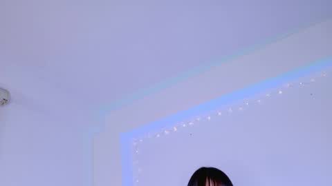 Snapshot of naughtybunnyy_1 chatting on April 8, 12:10 am online show from April 8, 12:10 am