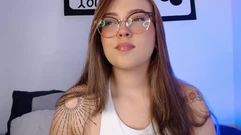 Snapshot of naughtycurvybbx chatting on September 24, 6:17 am LANAindependent model online show from September 24, 6:17 am