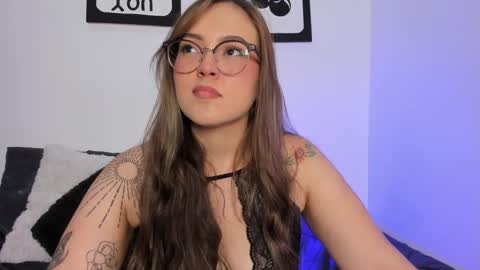 Snapshot of naughtycurvybbx chatting on October 3, 4:31 am LANAindependent model online show from October 3, 4:31 am