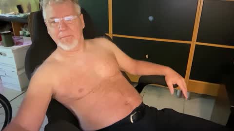 Snapshot of naughtydaddyla chatting on September 21, 6:09 pm naughtydaddyla online show from September 21, 6:09 pm