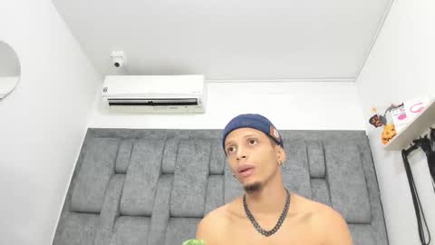 naughtyfusion_os online show from December 1, 12:54 pm