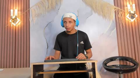 naughtyfusion_os online show from April 29, 1:48 pm