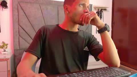 naughtyfusion_os online show from June 16, 1:14 pm