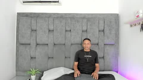 naughtyfusion_os online show from July 7, 1:04 pm