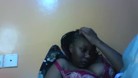 Snapshot of naughtygee100 chatting on November 14, 12:53 am Shee online show from November 14, 12:53 am