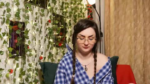 Snapshot of naughtyhomemade17 chatting on February 15, 7:54 pm Mya Alexya online show from February 15, 7:54 pm