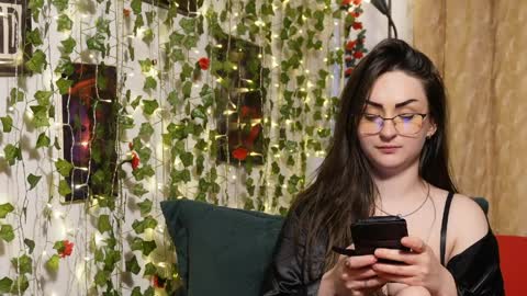 Snapshot of naughtyhomemade17 chatting on March 27, 9:10 am Mya Alexya online show from March 27, 9:10 am