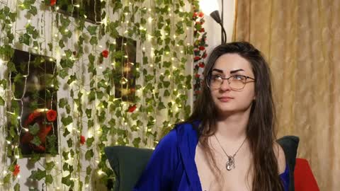 Snapshot of naughtyhomemade17 chatting on April 4, 12:13 pm Mya Alexya online show from April 4, 12:13 pm