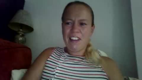 naughtyjennyblondeuk online show from July 19, 12:42 pm