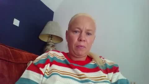 naughtyjennyblondeuk online show from July 21, 3:03 pm