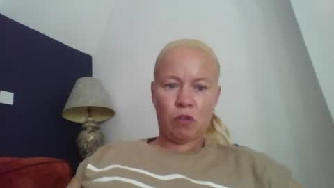 naughtyjennyblondeuk online show from July 28, 4:39 pm