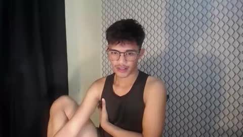Snapshot of naughtyjosh_ chatting on April 16, 9:32 am Josh online show from April 16, 9:32 am