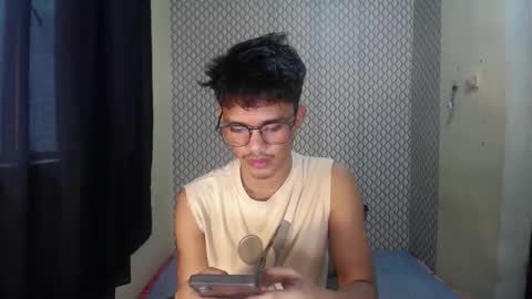 Snapshot of naughtyjosh_ chatting on April 20, 7:44 am Josh online show from April 20, 7:44 am