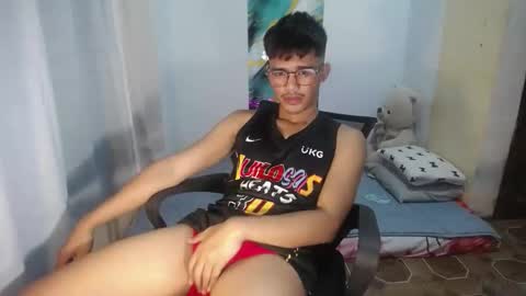 Snapshot of naughtyjosh_ chatting on April 23, 12:40 pm Josh online show from April 23, 12:40 pm