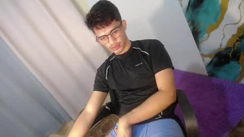 Snapshot of naughtyjosh_ chatting on May 9, 5:12 am Josh online show from May 9, 5:12 am