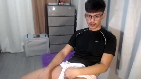 Snapshot of naughtyjosh_ chatting on May 27, 6:54 am Josh online show from May 27, 6:54 am