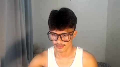 Snapshot of naughtyjosh_ chatting on July 4, 10:32 am Josh online show from July 4, 10:32 am