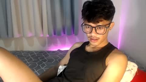 Snapshot of naughtyjosh_ chatting on July 24, 6:28 pm Josh online show from July 24, 6:28 pm