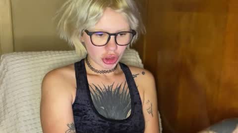 Snapshot of naughtylayla666 chatting on June 12, 10:30 pm NaughtyLayla666 online show from June 12, 10:30 pm