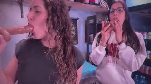 ANDREA STEPH  MIKE online show from February 22, 8:42 pm