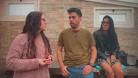 ANDREA STEPH  MIKE online show from October 18, 10:27 am