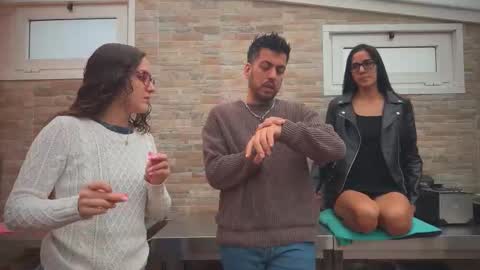 ANDREA STEPH  MIKE online show from October 23, 8:35 am